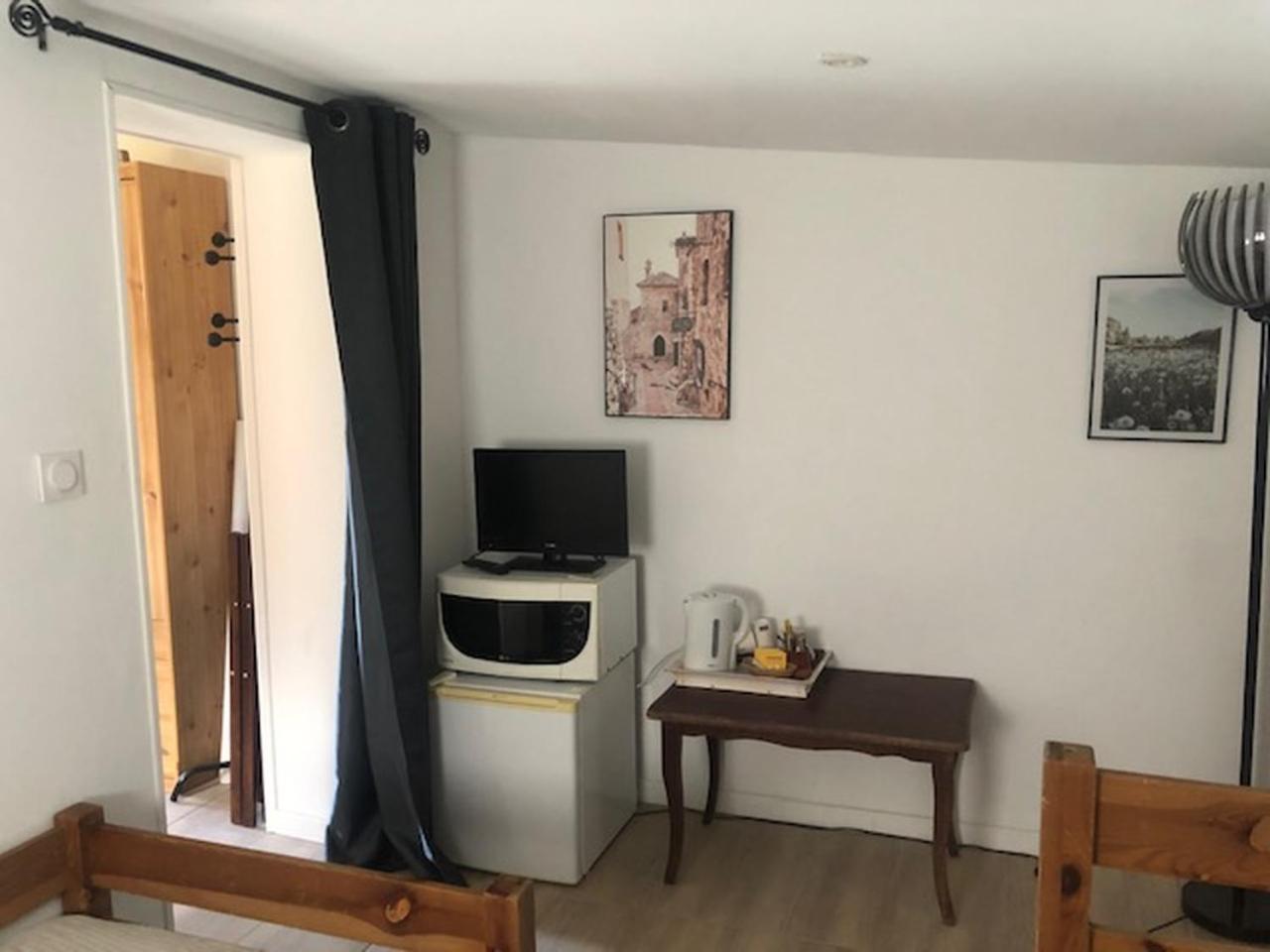Chambre D'Hotes La Cavaille Veyrines-de-Vergt Esterno foto